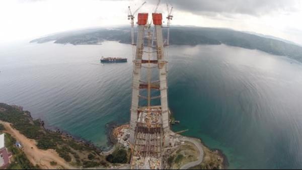 �stanbul'un 3. Bo�az K�pr�s�, 59 metrelik geni�li�i ile bitti�inde d�nyan�n en geni� k�pr�s� unvan�n� alacak.