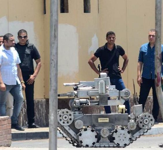 Ayn yerdeki nc bir patlayc ise bomba imha robotu kullanlarak etkisiz hale getirilmiti.