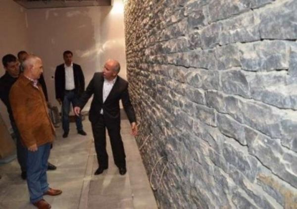 Bakan Akgn, Sancak ailesi bu projeyi ilk bana getirdiin de Hira Maaras'ndan m esinlenerek yapldn sordum.