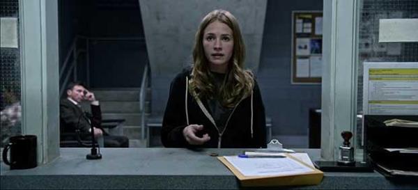 <p><b>Tomorrowland - 22 Mays 2015</b></p>  Tomorrowland, Lost dizisinin kurucu orta ve 49 blmnn senaryo yazar Damon Lindelof'un fikri zerine kurulan bir film. Pixar animasyon filmlerinin yaratc ekip yelerinden Brad Bird'in ynetimini stlendii yaptn senaryosu, Lindelof, Bird ve Jeff Jensen lsnn eseri olacak.