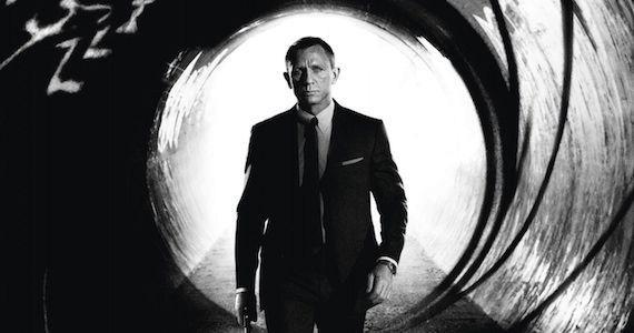 <p><b>James Bond - 6 Kasm 2015</b></p>  Henz konusu hakknda net bir bilgi olmasa da, ekibinden anlald kadaryla Bond 24 etkileyici bir film olacak. Karizmatik oyuncu Daniel Craig, sinema dnyasnn efsanelerinden biri olma yolunda salam admlarla ilerleyen Christoph Waltz ve nl pankreas greisi Dave Bautista'nn barollerde olaca film, Sam Mendes'in ynetmenliiyle hazrlanacak. 6 Kasm 2015 tarihinde vizyona girecei belirtilen filmi sabrszlkla bekliyoruz.