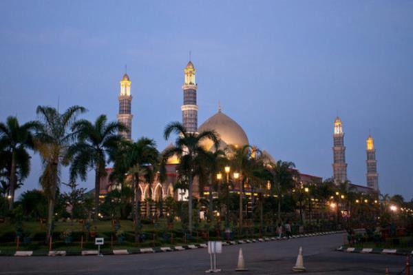 Kubah Emas Masjid-Endonezya