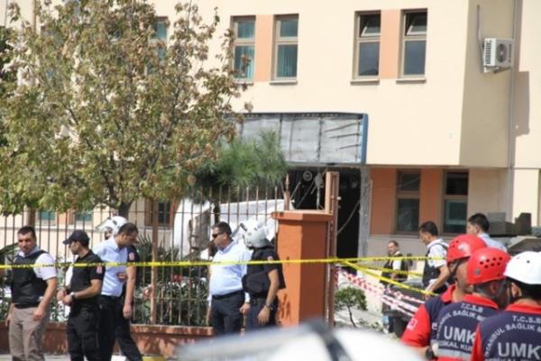 <br><b>11 Eyll 2012 stanbul</b></br>  stanbul`un Sultangazi ilesinde yer alan Gazi Polis Merkezi`ne brahim uhadar adl DHKP-C yesinin dzenledii canl bomba eylemi sonucunda 1 polis yaamn yitirdi, 4` polis 7 kii de yaraland.