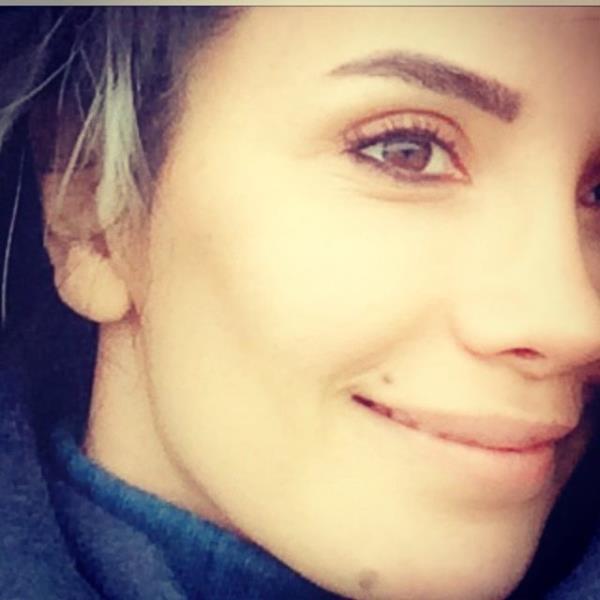 SONGL DEN   <br>Gunaydin...guzel bir hafta olsun..iyiliklik bu hafta bulasici olsun..??</br>