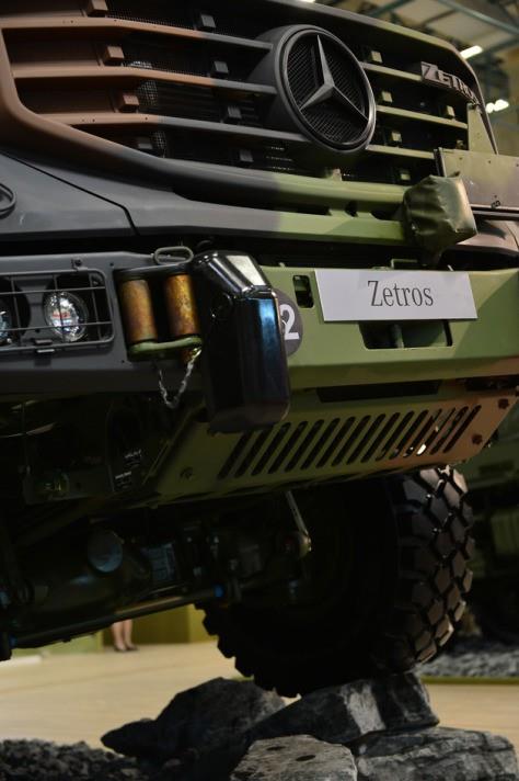 Bilgi, yine Roketsan taraf�ndan �retilen ve ad� "Umtas" olan lazer g�d�ml� anti tank f�zelerinin helikopterde bulundu�unu belirterek, s�z konusu f�zenin menzilinin ise 8 kilometre oldu�unu dile getirdi.