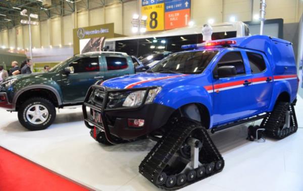 "Bu do�rultuda bir g�vde se�ildi. Bu g�vdenin en uygunu da AgustaWestland firmas�n�n A 129 mangusta denilen helikopteri se�ildi. Biz o g�vdeyi bo� olarak ald�k. O g�vdenin i�ine de kendi silah sistemimizi, ekipmanlar�m�z�, elektronik sistemlerimizi TSK'n�n ihtiya�lar� do�rultusunda dizayn ettik."