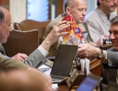  arkadalarnzn sizin eskiden sevdiiniz ekerlemeleri hayatlarnda grmemi olduklarn fark etmek