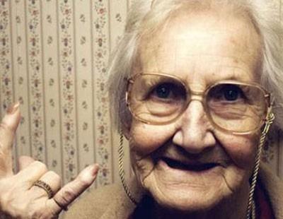 Gzlklerinizi boynunuza asmak