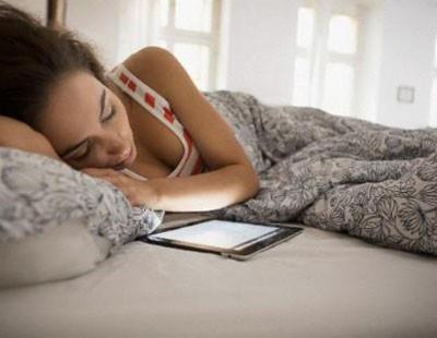 TV karsnda uyuyakalmak