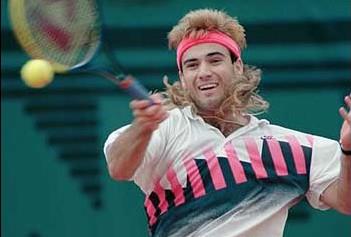 <b>4- Aslan yelesi:</b> ran, 2010 ylnda ald bir kararla erkeklerin kullanabilecei pek ok sa eklini yasaklad. Aslan yelesi ve at kuyruu, szn ettiimiz yasakl sa modellerinden birka.