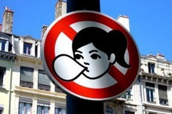 'Yasak' denilince akllara insan salna zararl rnler ya da kamu yararna aykr uygulamalar gelir. Mentalfloss adl internet sitesinin derledii habere gre, dnyann drt bir yannda ilgin yasaklar ve bir o kadar da ilgin gerekeleri var. Kimi lke mutfak kltrnn kaybolmamas iin ketabn kullanmna engel koyarken, kimi de tuhaf bebek isimleri iin harekete gemi.