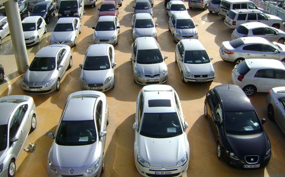 <p>Geen yl satlan otomobillerde Alman markal rnler ilk srada yer ald. Trkiye'de 2014'de satlan her 3  biri Alman meneili aralardan olutu. Alman markal otomobil sat adedi ise 192 bin 55 olarak gerekleti.</p>