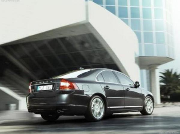 Bu motorun 1750 d/d'den rettii 270 Nm'lik tork da rakiplerinden daha yksek.