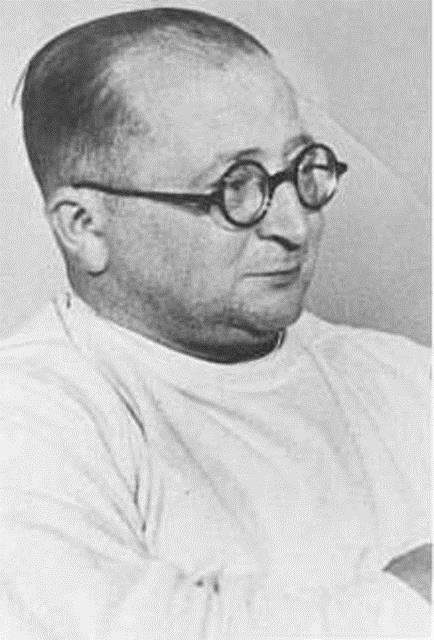 Auschwitz kampında 10. Blok'ta kalanlar üzerinde tıbbı deneyler yapan Nazi doktor Carl Clauberg.