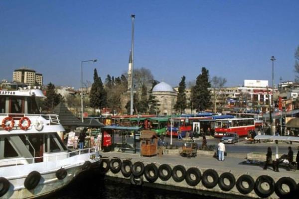 Rahip lnce beiin Ayasofya'ya brakld sylenir. Bu sylenti bir delile dayanmad iin efsane nitelii tamaktadr.