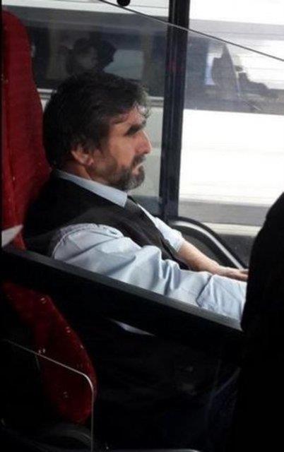 Eski futbolcu Eric Cantona'ya benzerlii ile dikkat eken metrobs ofr grenleri artt.
