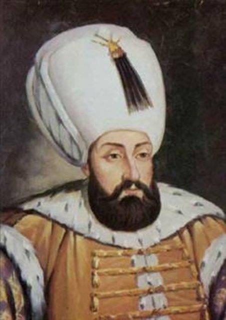 13-III.Mehmet Hn: Ayasofya Camii bahesindeki trbesinde.