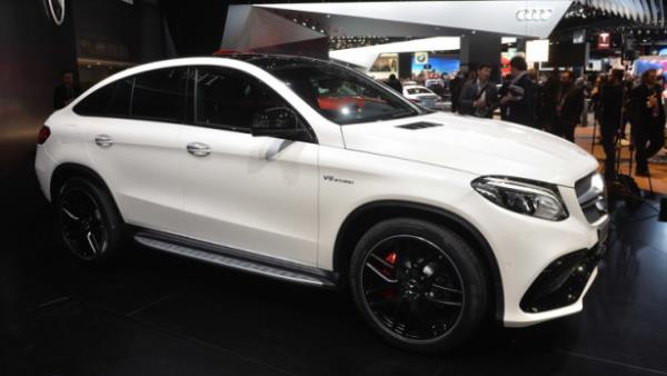 Fuarn en dikkat eken otomobilini ise Alman otomobil devi Mercedes tantt. Mercedes'in yeni modeli GLE Coupe, BMW'nin X6 modeline benzerliiyle dikkat ekti. BMW X6 modelini ilk olarak 2008 ylnda tantmt.