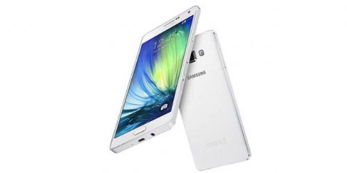 Samsung telefonun fiyatn aklamasa da, rn iin "rekabeti bir fiyat" vaat ediyor.