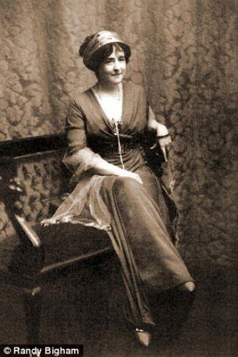 Trajik bir ekilde batan Titanic gemisinden kurtulan zenginin birinin mektubu bu ay ak artrmayla satlrken tarihi bir gerek de gn na kt.