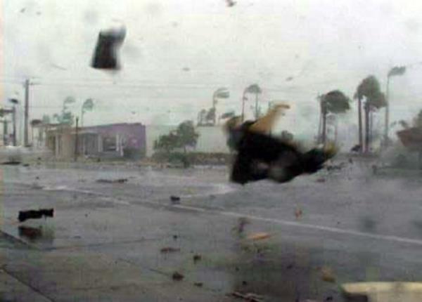 Fotoraf 2004 ylnda Florida'daki bir kasrgada ekildi...