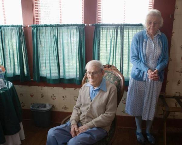 Matthew Vescovo, sradan insanlarn fotoraflarn toplad ve onlarn haberi olmakszn fotoraflara kendini dahil etti. Ortaya nasl m grnt kt? te sosyal medyay sallayan o grntler...