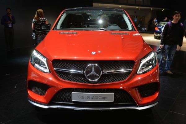 Daimler AG Ynetim Kurulu yesi Thomas Weber ve Daimler AG Ynetim Kurulu yesi ve Mercedes-Benz Otomobil Grubu Bakan Ola Kllenius'un konumalar ile devam eden etkinlik, Amerikal nl arkc Mayer Hawthorne'un performans ile son buldu.