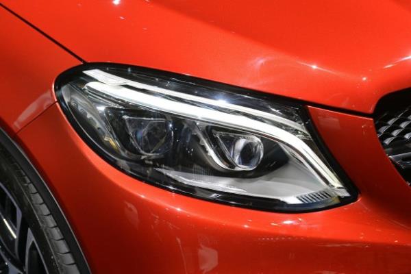 Mercedes-Benz coupelerin baarl rn portfoyne yeni eklenen GLE Coupe, klasik iki kapl C, E, S-Serisi ve drt kapl CLS ve CLA coupe modellerinin arasna zgn ve arpc d tasarm ile katlyor.