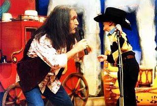 <p><b>9. "7'den 77'ye" program�</b></p>  1988 y�l�n�n Ekim ay�nda TRT 1'de �ocuk ve aileye y�nelik bir e�itim k�lt�r ve e�lence program� olarak ba�layan "7'den 77'ye" adl� televizyon program�, 1998 y�l�n�n Haziran ay�nda 378. kez ekrana gelerek T�rk televizyonculu�unda ula��lmas� zor bir rekoru k�rd�.