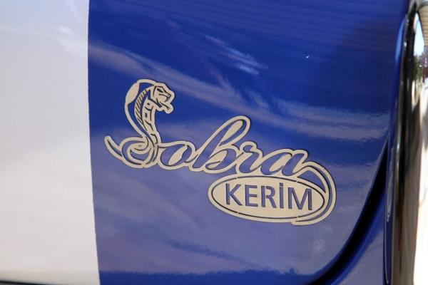 Almanya'da yapt replika otomobillerinde ok beenildiini kaydeden Kse, ' 'ok gzel olmu' dedikleri zaman btn yorgunluum gidiyor. 50 bin TL'ye mal oldu. Satma amal dnmedim. ABD'den getirenler 110 bin Dolara alm. Bunun piyasasn bilmiyorum. Benim btn amacm byle bir arabay Trkiye'de yapmakt. Neden yurt dndan gelsin. Biz yapyoruz. Bunu vatanmzdaki genlere, araba severlere ucuza maletmek amalarmdan biriydi. Yaplabilir olduunu gsterdiime inanyorum' dedi.
