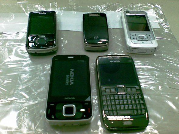 <br><b>Kulaklk ve arj aletini deneyin</b></br>    Kulaklk, arj aleti gibi aksesuarlar tek tek takarak alp almadn kontrol edin.