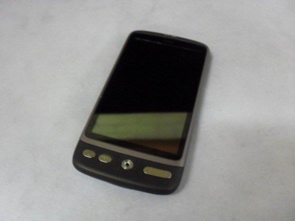 <br><b>D yzeyini kontrol edin</b></br>    Telefonun d yzeyinde herhangi bir izik, krk, atlak olup olmadn dikkatlice kontrol edin.