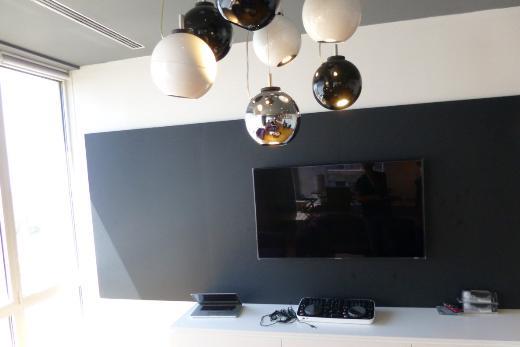 Play station oynuyorlar