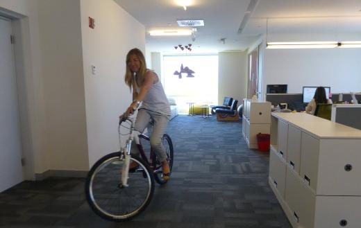 alanlardan bisiklete binip masasna gidenlere kadar Google Trkiye ofisi, olduka renkli bir ortama sahip.