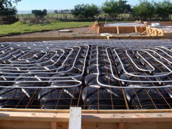 Sadece yerel imkanlar kullanld iin, ulam masraf da daha dk oluyor ve bu da daha az hava kirliliine yol ayor.