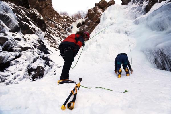 ATAK Arama Kurtarma Dernei Bakan Bayram, AA muhabirine yapt aklamada, dnyada ok az yerde buz trman yapldn belirterek, trmann Trkiye'de de yeni yeni yaplmaya balandn syledi.