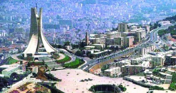 <br><b> 29. Cezayir<br>  154.64 Ibs = 70.14 kg  <br>nerilen Kilo Kayb: 4.86 kg</br>