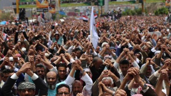 Sonu olarak Husiliin, Zeydiliin marjinal kolu olan Carudi ekolnden 12 mamc ii ekole evrilmesi, Ensarullah hareketinin siyasal adan da ran ile paralel bir izgiye oturmasna yol at.