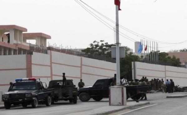 Heyetin Erdoan'n koruma ekibi olduu belirtilirken, olayda Somali vatandalarndan lenlerin olduu renildi. te olay yerinden ilk fotoraflar...