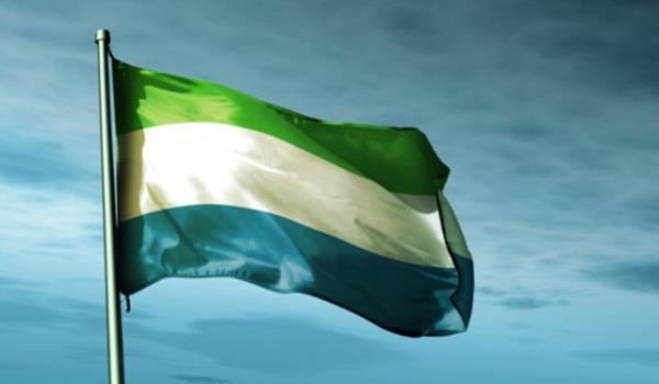 <br><b>Bom</b></br>  <br><b>Dili konuan 20 kii</b></br>  Bir dier lmek zere olan ve Sierra Leone'de(Bat Afrika) konuulan Bom dili 5.7 milyonluk nfusa sahip lkede yaklak 20 kii tarafndan konuuluyor.