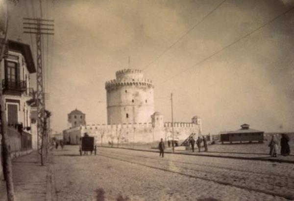 Beyaz Kule, Kanuni Sultan Sleyman tarafndan ina edilmi bir 16. yzyl Osmanl yaps.