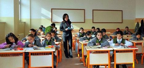 33. Son dokuz ayn retmekle uratn ve sonunda baardn bir konunun, kt bir renci tarafndan anlaldn grp de duygulanmak.