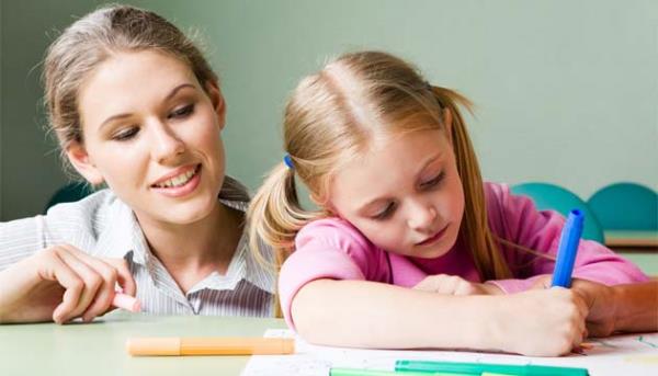 <p><b>10) Onlar baka ocuklarla kyaslamayn!</b></p>  ocuklarnz baka ocuklarla kyaslamak en az dayak kadar ktdr. ocuunuzun size, ?Baba, bizim snftaki Orhan?n babas alm, abalam bir irkete genel mdr olmu. ocuk okula zel ofrle gidip geliyor. Sen hl memuriyette srnyorsun? dediini hayal edin. Hounuza gider mi? Eer gitmiyorsa siz de ocuunuzu Orhan?la kyaslamayn.