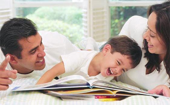 <p><b>8) Her sendelediinde koluna girmeyin!</b></p>  ocuumuza elbette gzmz gibi bakacak, el stnde tutacaz. Hatta ou zaman sevgimizden dolay martmamz da mmkn. Ama her sendelediklerinde kollarna girersek, ileride yere salam basmalar imknsz hale gelir. Bu konu, ocuk martmaktan daha mhim bir mesele olarak ele alnmal? Ya ilerleyince marklk belki geer? Ama asalaklk baki kalr.