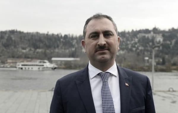 Yerel Ynetimler Bakan Abdulhamit Gl&#8217;n listelere girmesine kesin gzyle baklyor.