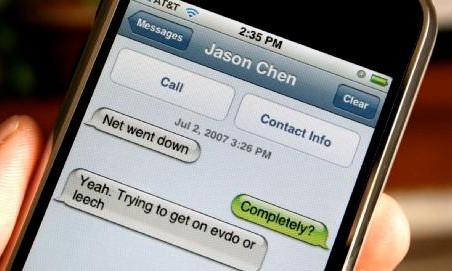 String'in uygulamas trnn piyasadaki tek rnei deil, poplaritesi 31 Aralk'ta beta srmnn karlmasndan sonra kullanc saysnn hzla ykselmesinden kaynaklanyor.