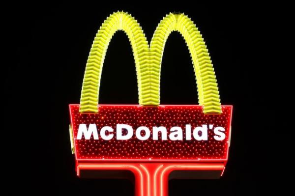 8-McDonald&#8217;s: Amerikan fast food zinciri McDonald&#8217;s, 1988 ylnda Bolivya&#8217;da aldnda yiyeceklerini seven tek bir Bolivyal yoktu. Bu nedenle herhangi bir sat olmuyordu. 2002 ylnda dev irket, mesaj alm olmal ki lkeyi brakp gitti. Bylelikle Bolivya, McDonald&#8217;s&#8217;n olmad ilk Gney Amerika lkesi oldu.