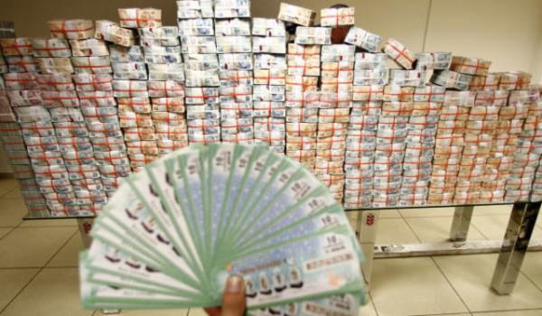 Alo Fetva hattna gelen bir soruyu cevaplayan Diyanet leri Bakanl fetva uzmanlar, &#8220;Loto, Toto, ddia, ylba ekilii haramdr. Bilet almak da caiz deildir. Kuran&#8217;da bunlarn hepsi kumar hkmndedir&#8221; aklamas yapt.