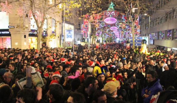 DYANET'TEN YILBAI HUTBES  <br>Diyanet, ylba kutlamalarn konu edindi. Hutbede, &#8220;Geride braktmz zamann bir muhasebesini barndrmas gereken saatler ne acdr ki her yl birtakm yanllarla israf edilmektedir&#8221; denildi. Trkiye&#8217;deki tm camilerde okutulan hutbede, u grlere yer verildi: