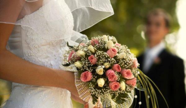 &#8220;ki bayram arasnda dn ve nikh yaplmasnn dinen mahzuru yok&#8221; denilen aklamada, &#8220;Hz. Peygamber ile Hz. Aie de evval aynda evlenmilerdir. artlar ve imknlar msait olduu zaman, senenin btn gn ve saatlerinde dn yaplabilir, nikh kylabilir&#8221; ifadeleri yer ald.